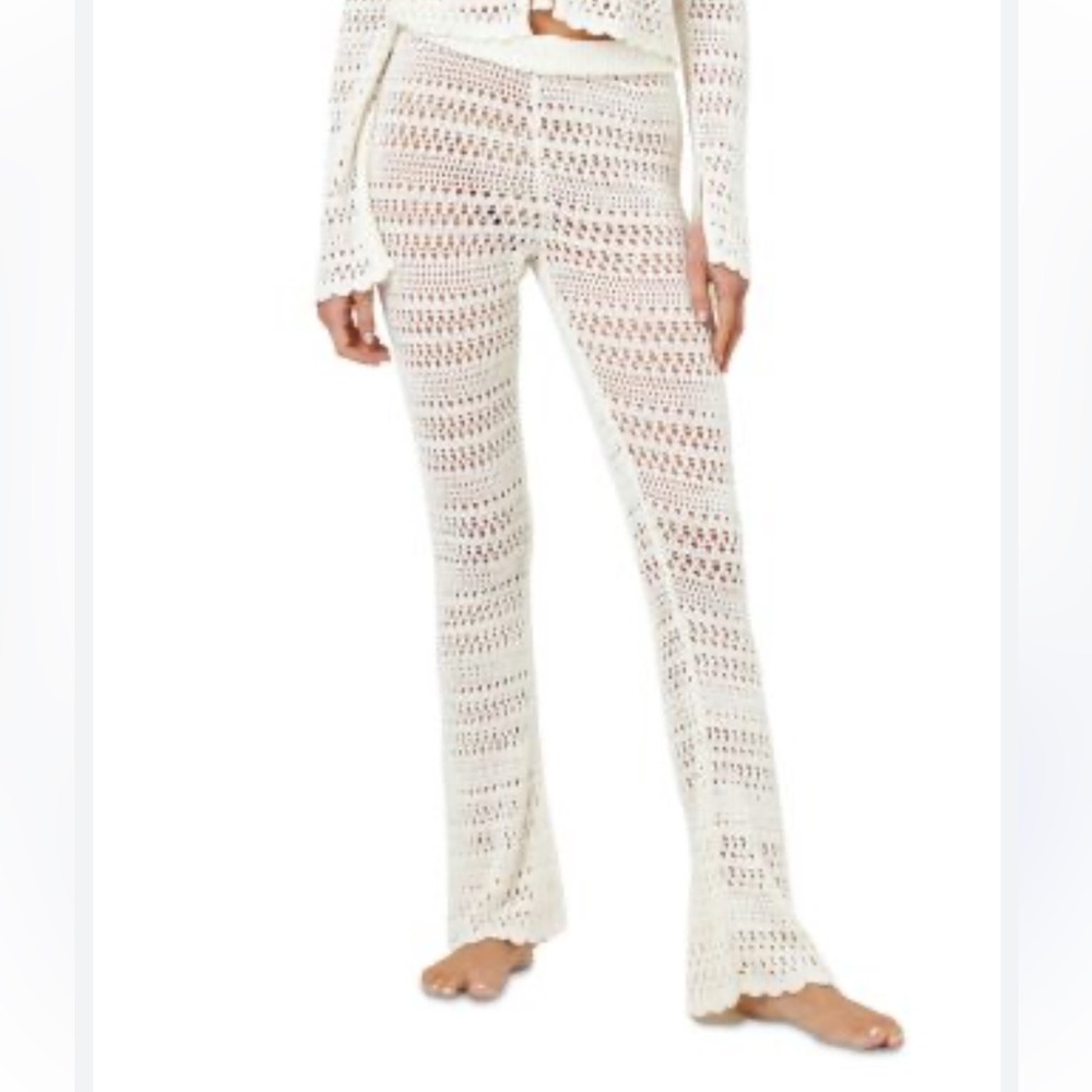 LSPACE Golden Hour Pant in Cream
NWOT size small retail $165 - Picture 2 of 6